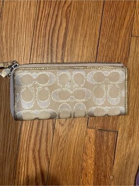 Coach 44874 Signature Poppy Heart Shimmer Khaki Gold Zip Wallet